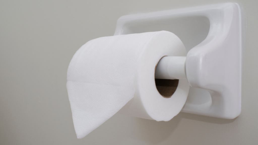 トイレットペーパーは「三角折り」より“内巻き”が清潔