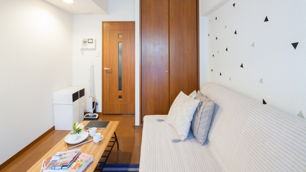 狭い部屋でもできる“省スペース”備蓄の工夫