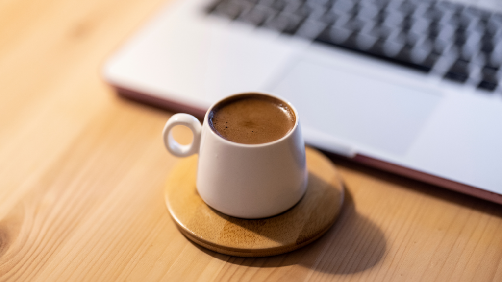 まとめ｜コーヒーは“朝より〇時”に飲むのが最適