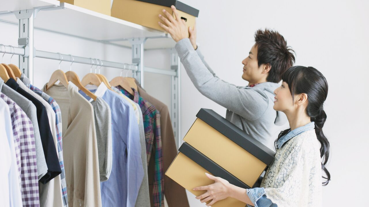衣替えの収納アイデア10選|スッキリ片付く実例付きで季節の変わり目も快適に!
