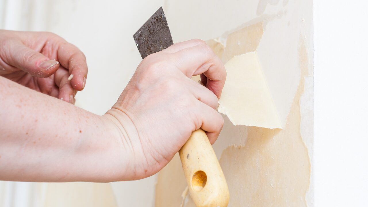 壁紙がはがれた時の修復方法｜初心者でも簡単にできる貼り直しテクニック