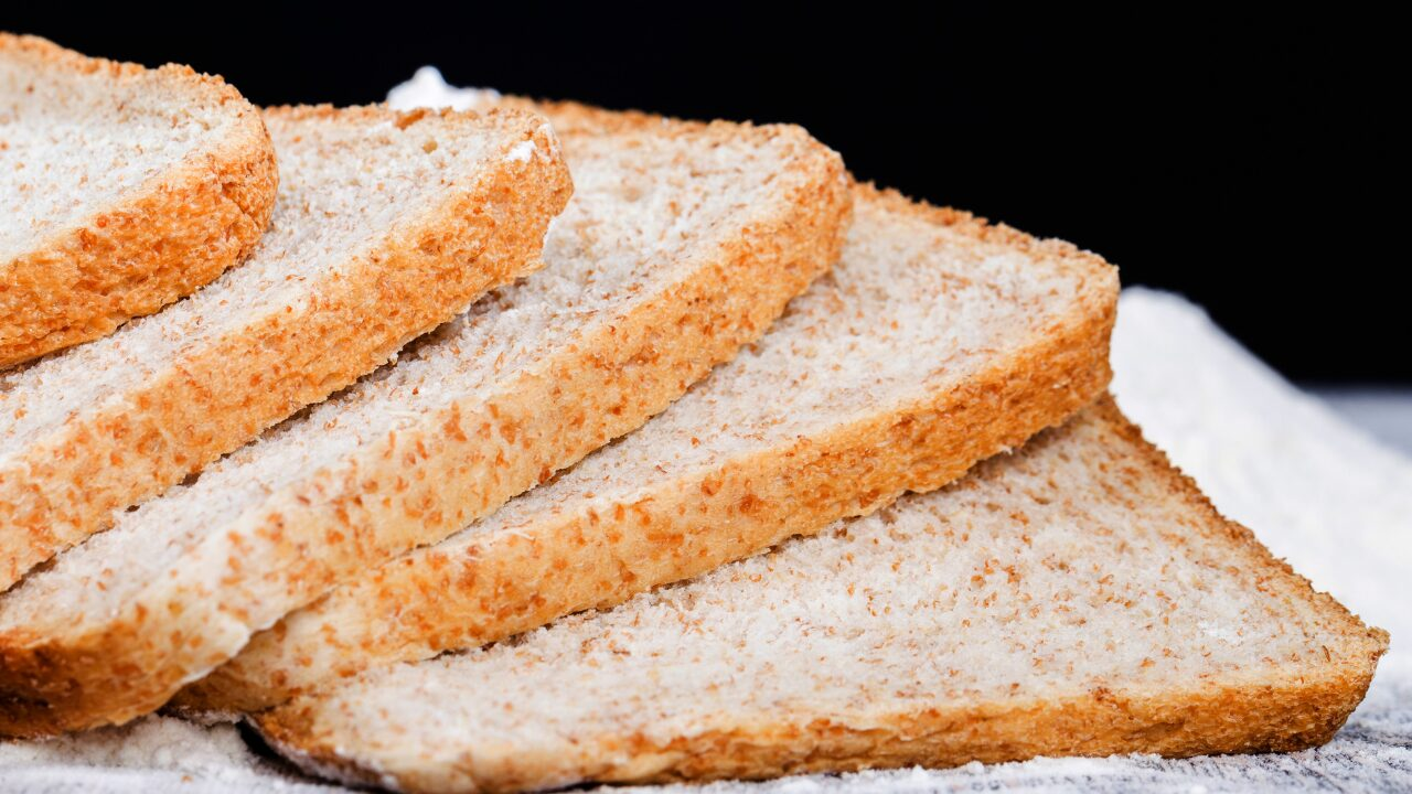 パンがふにゃふにゃになった！保存ミスの原因と今すぐできる対策法とは？