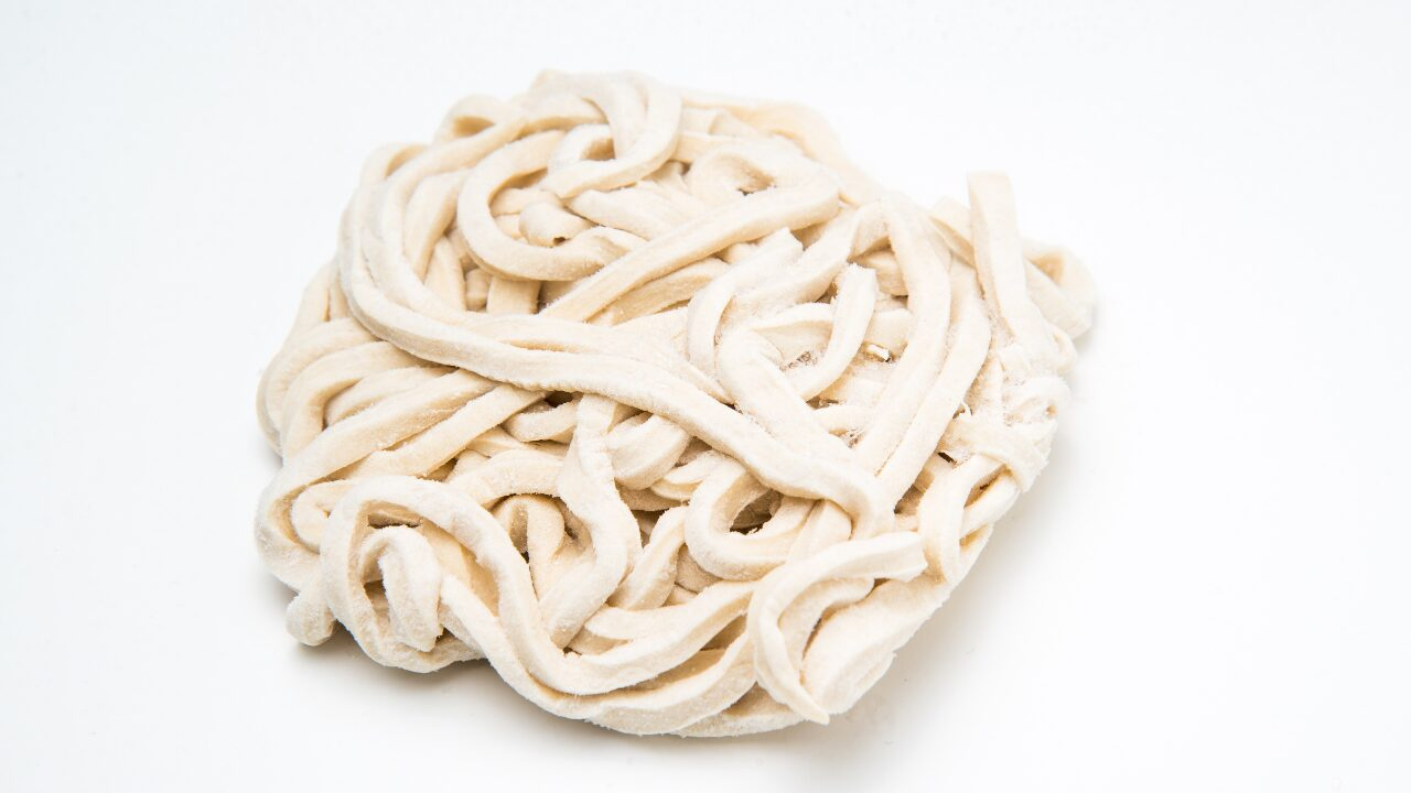 冷凍うどんがレンジで失敗する原因とは？上手に温めるコツとプロの裏ワザも紹介！