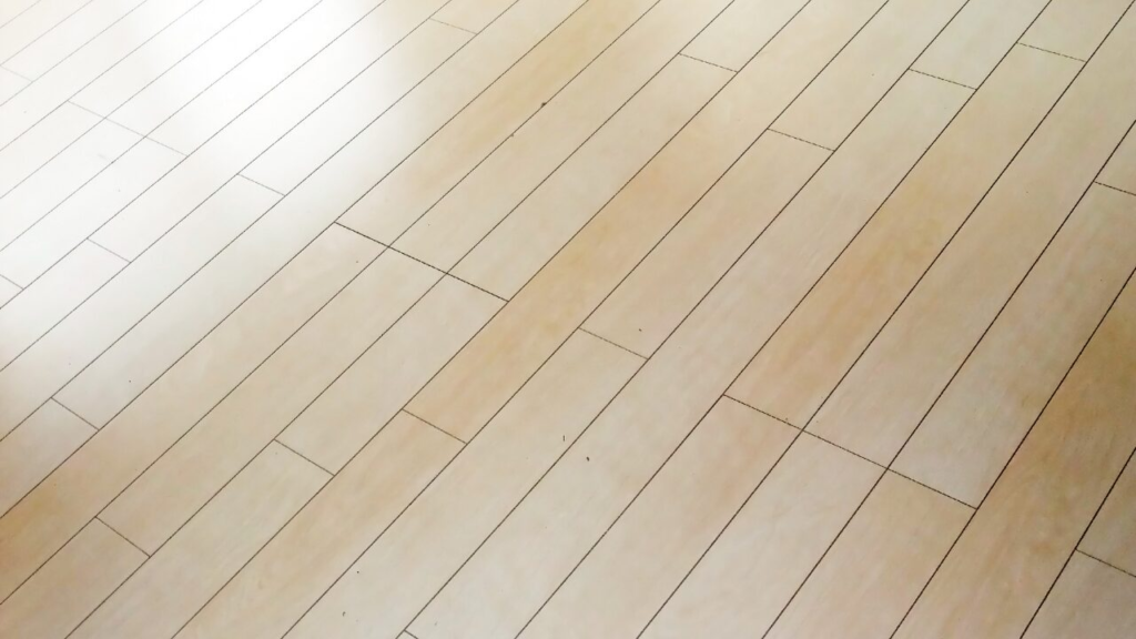 フローリングのキュッキュ音が気になる？原因とすぐできる簡単な対処法を徹底解説！