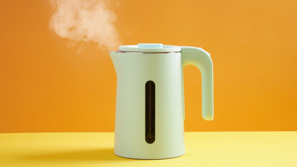 電気ポットをつけっぱなしは危ない？電気代と火災リスクを徹底解説！安全に使うポイントも紹介