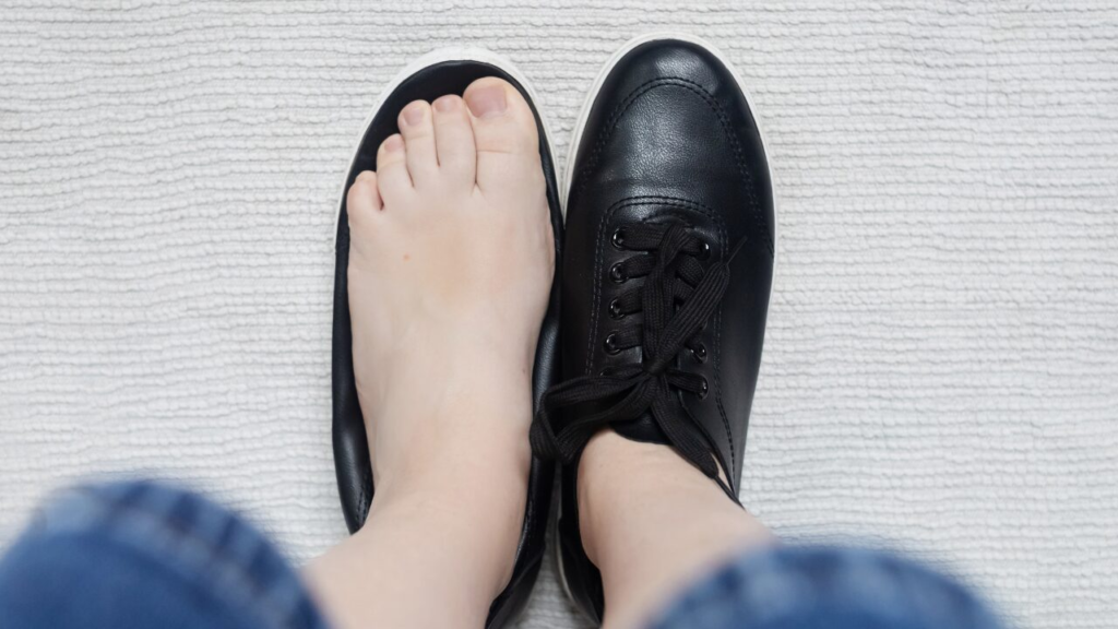 靴のサイズが左右で違う気がするのはなぜ？原因と対処法を徹底解説！