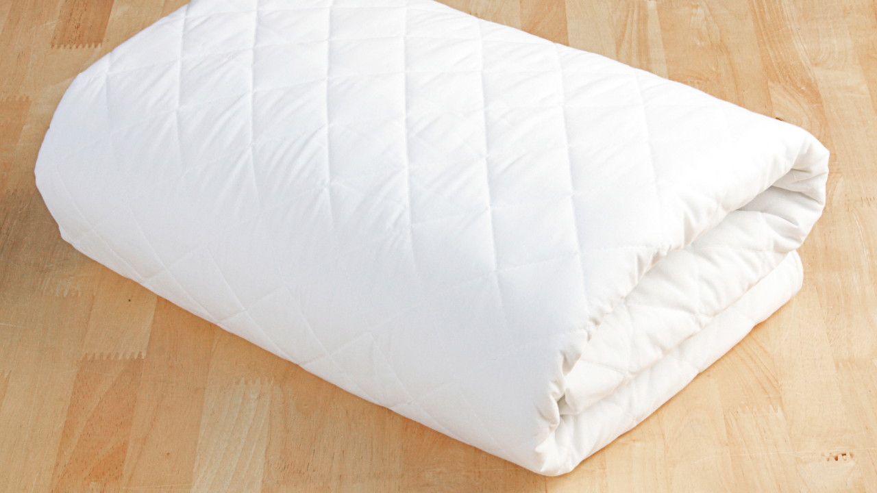 クール寝具おすすめ7選｜暑い夜に快眠できるひんやり敷きパッド特集