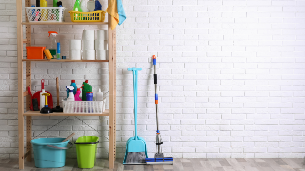 まとめ｜トイレ掃除道具は「中にまとめて」が賢い選択！