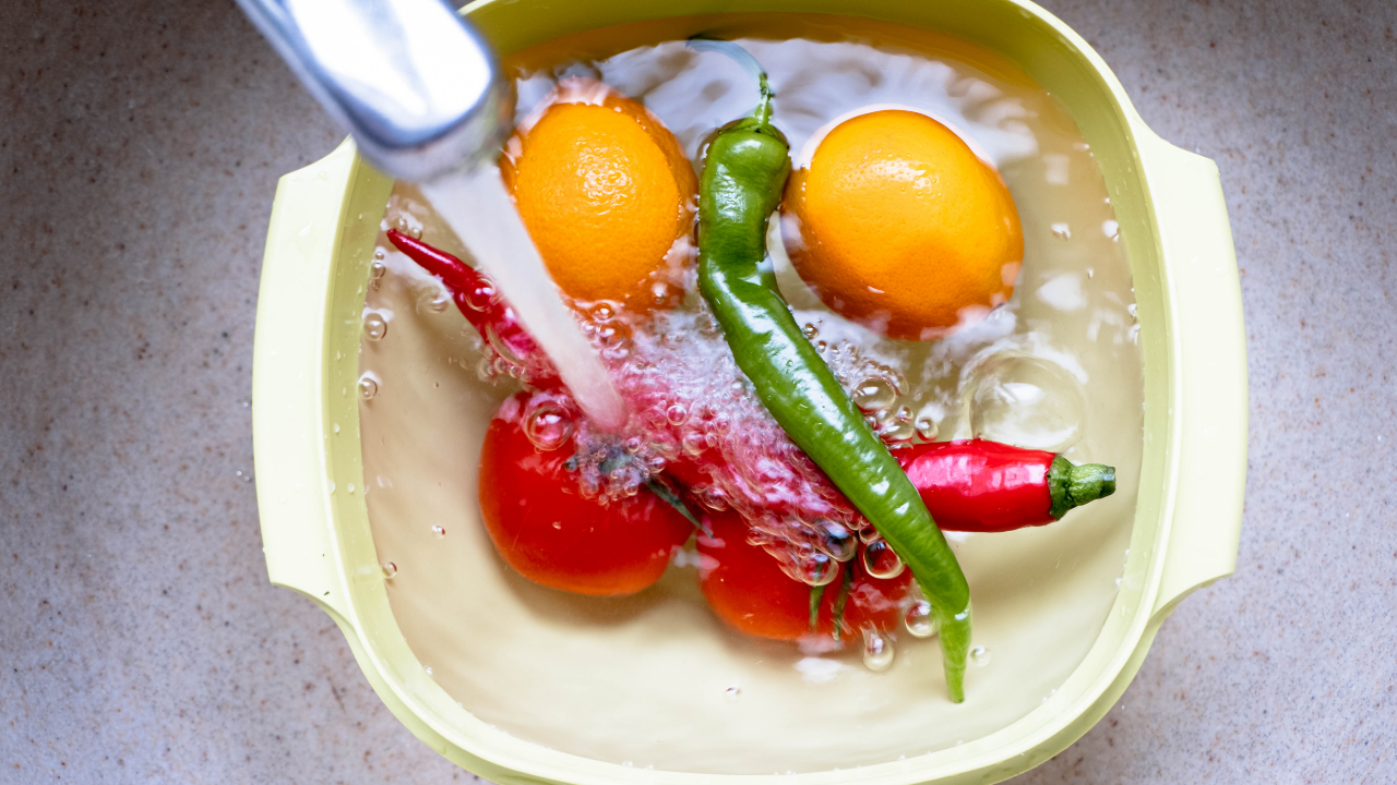 ため洗いで野菜洗いも効率化！水道代をグッと抑えるコツ5選