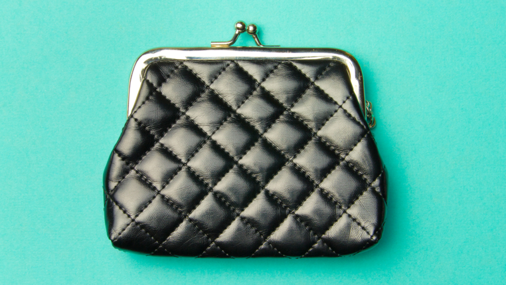 財布の重さチェック｜運気を下げるNG習慣