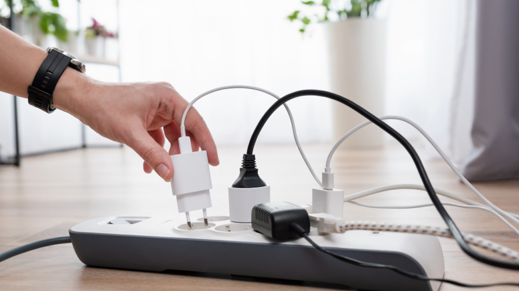 節電タップの“意外な裏技”とは?電気代を静かに削るプロの使い方7選!