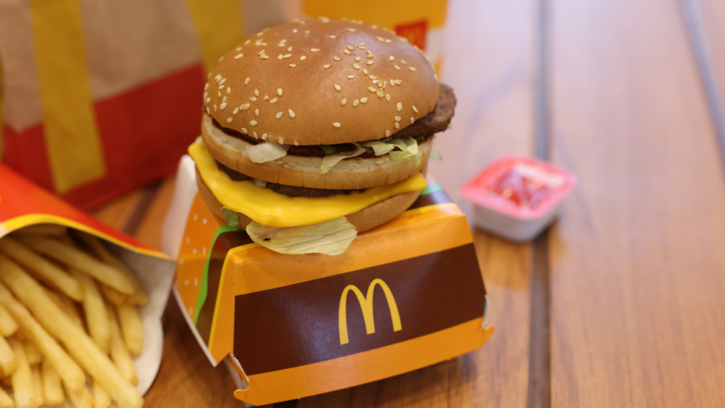 マクドナルドのピクルス、他のファストフードとどう違う？