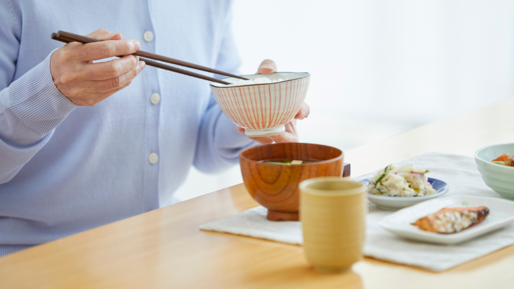 現代でも守るべき？味噌汁の配置マナーの考え方