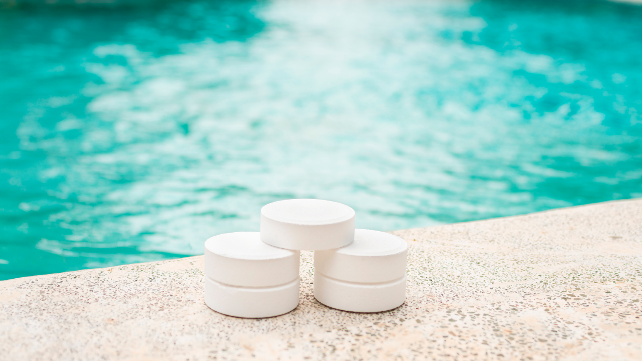 【衝撃の事実】小学校のプールの匂いの正体｜実は“塩素”ではなかった！？