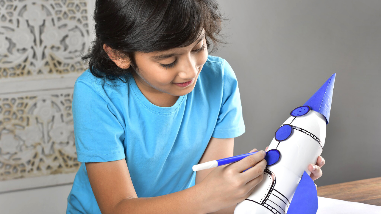 紙コップロケットが飛ぶ理由｜空気圧の仕組みと飛距離アップのコツを解説！