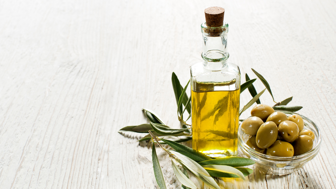オリーブオイルはなぜ冷蔵庫で固まる？その理由と品質への影響を徹底解説！